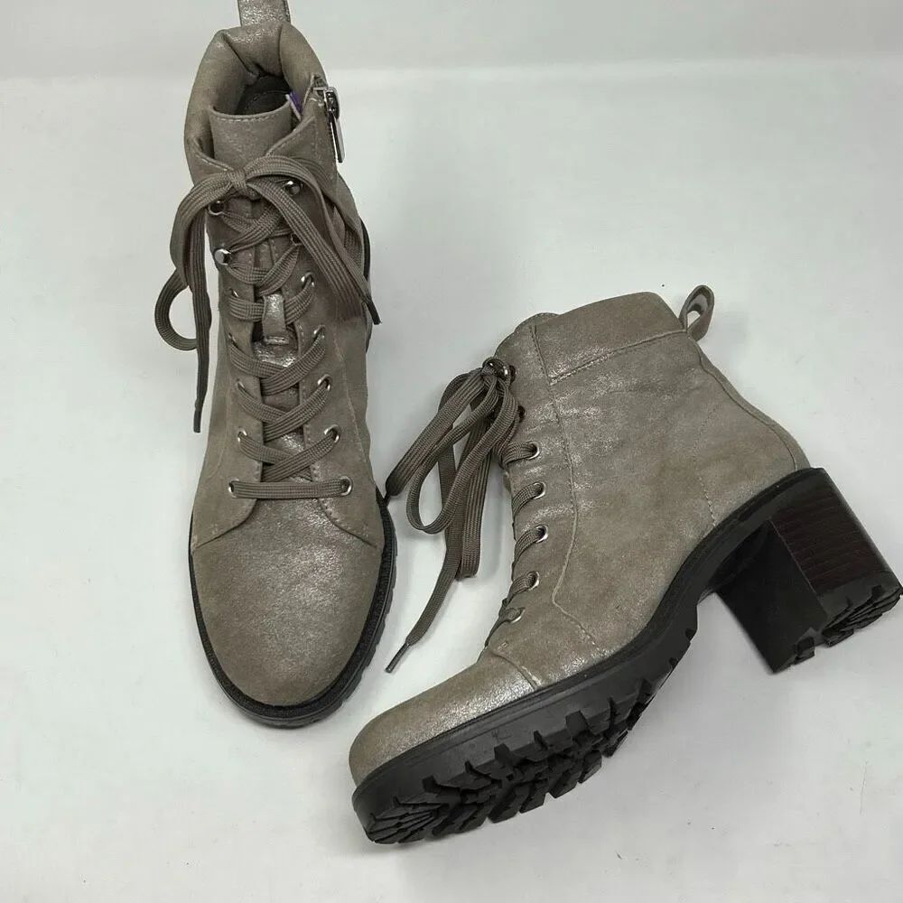 Vince Camuto Gaviana Leather Boots Womens Sz 8 Metallic Silver Lace-up Chunky He